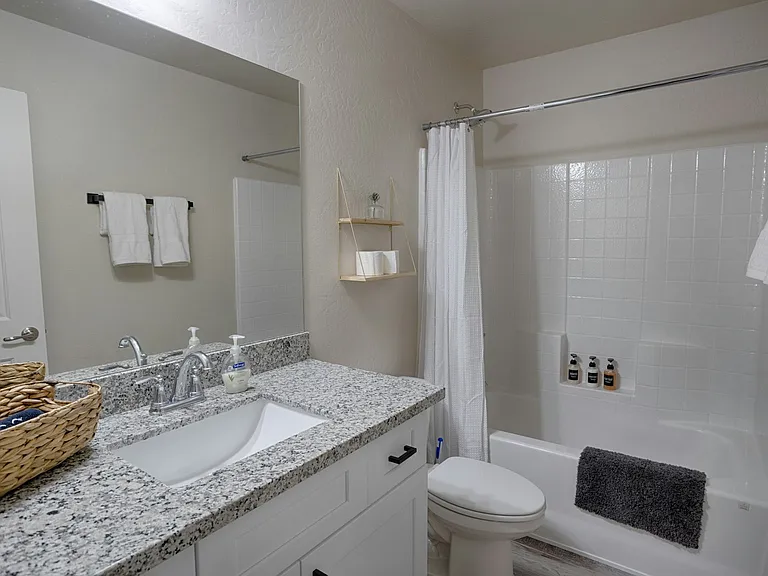 1110 W Woodland Lake Rd #D — Photo 7