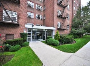 14475 Melbourne Ave, Flushing, NY 11367