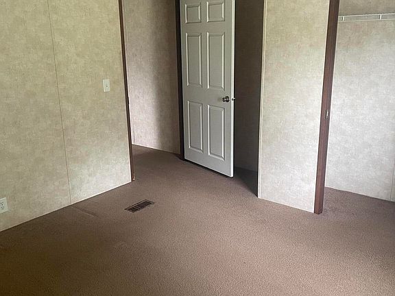 5th image of 5956 Perryman Ln