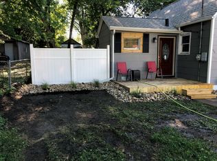 656 W 11th St, Waterloo, IA 50702