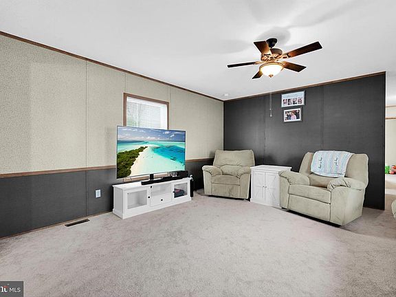 4th image of 32 Olivers Park Dr