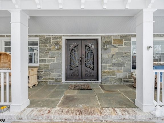 3rd image of 88 Chestnut Ridge Rd