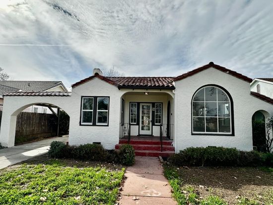 944 W 22nd St, Merced, CA 95340