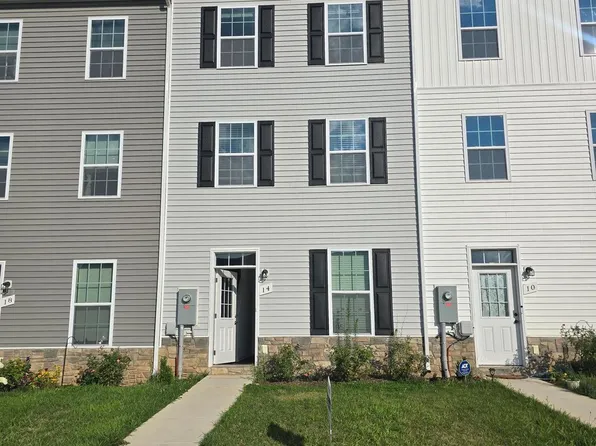 14 Snowdrop Ct, Kearneysville, WV 25430
