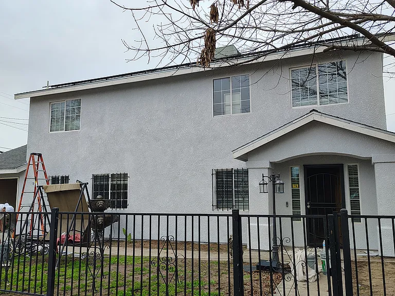 943 Tulare St — Photo 2