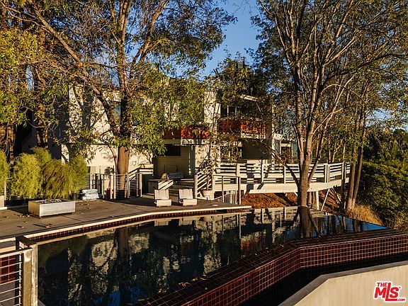 2nd image of 2753 Nichols Canyon Rd