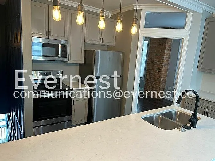 112 Hanford St #B — Photo 5