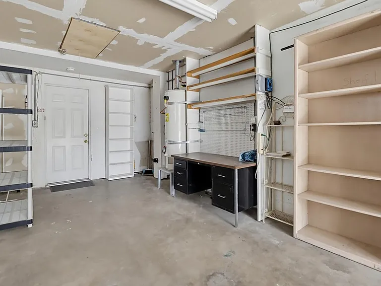 7134 Hybeth Dr — Photo 35