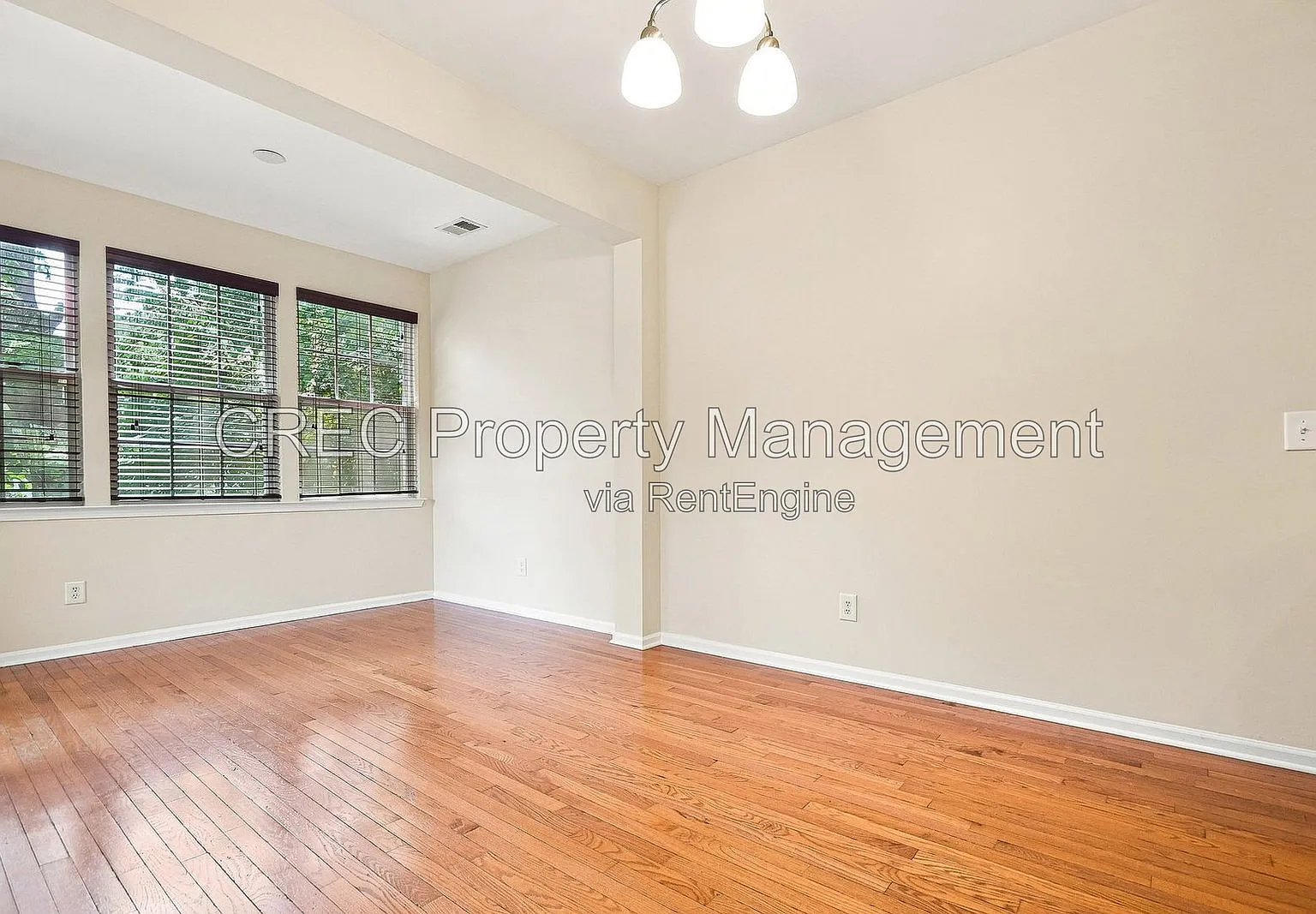 3 bed, 3.5 bath, 2466 sqft, $2,250 — Photo 4