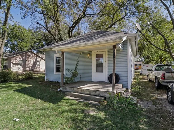 717 N Cleveland St, Ottawa, KS 66067