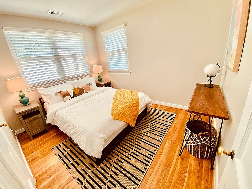 Guest Bedroom (Queen)
