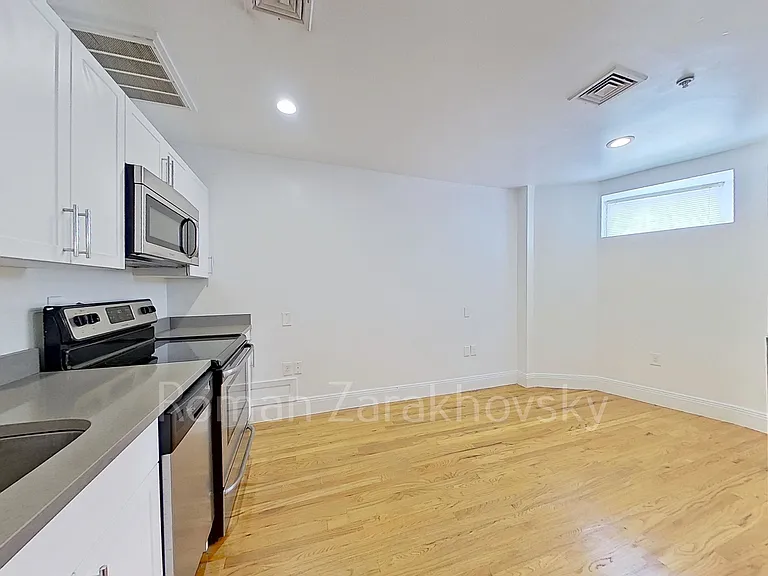 10 Brainerd Rd #18 — Photo 2