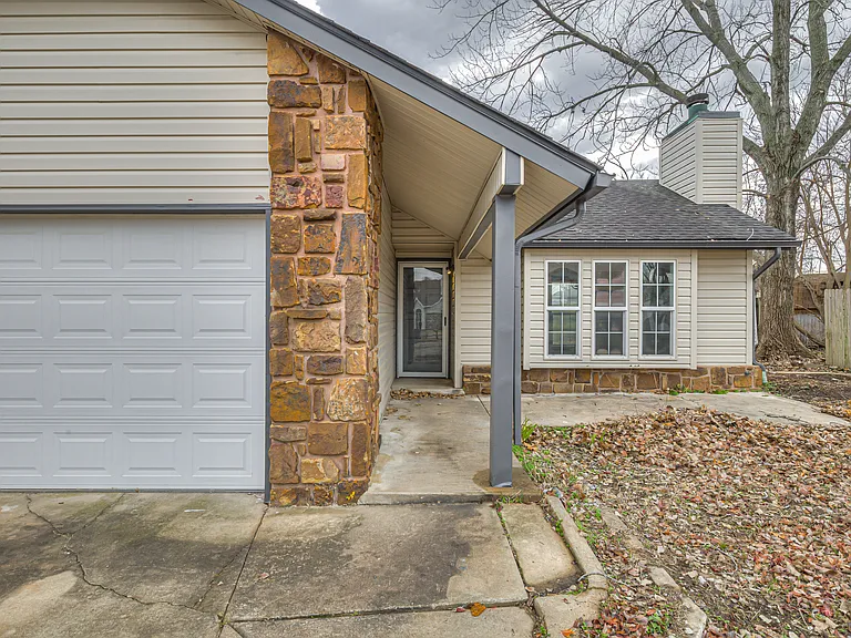 14527 S Maple Pl — Photo 2