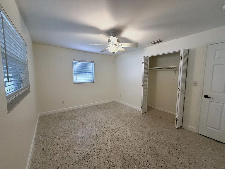 1637 S Mayfair Rd — Photo 20