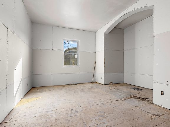 4th image of 416 N Horsman St