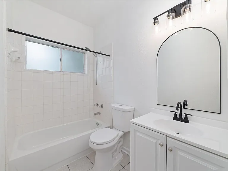 4211 Torrey Creek Ln — Photo 20