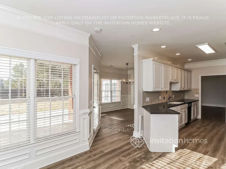 17 Windermere Bnd NW — Photo 9