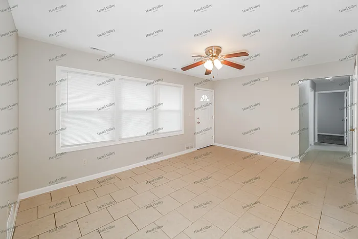 4 bed, 1.0 bath, 1176 sqft, $1,310 — Photo 3