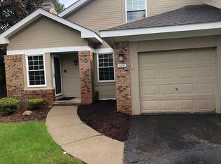 6659 Fieldstone Ct #1, West Bloomfield, MI