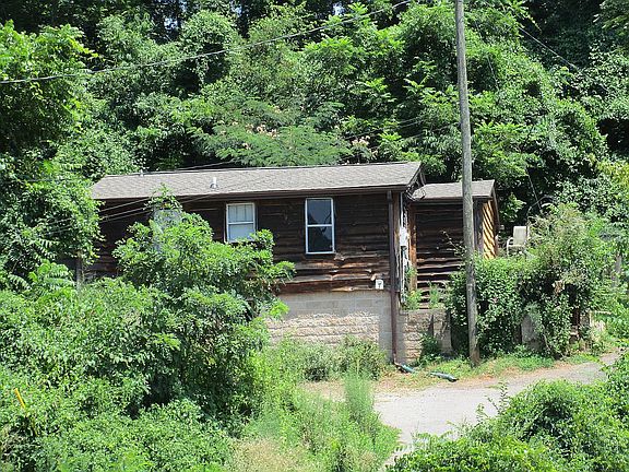view going up driveway