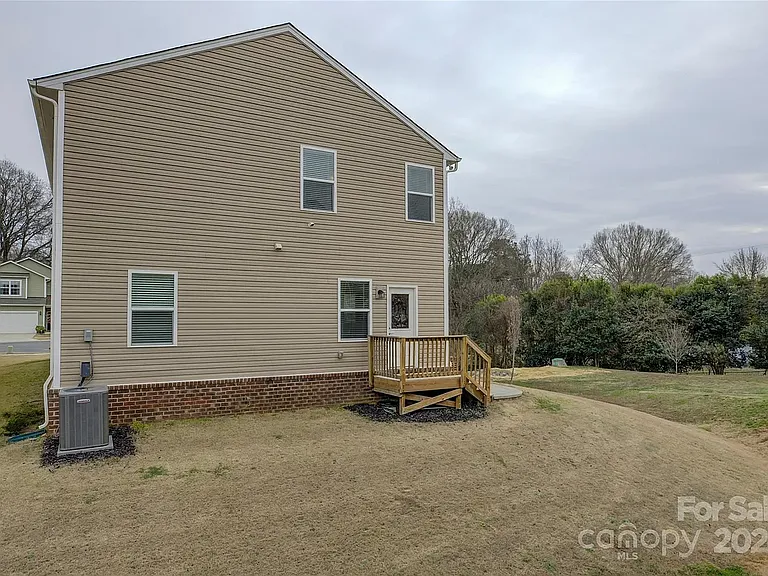 7134 Thornrose Dr — Photo 43