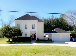 221 Bois Des Chene Dr, Opelousas, LA 70570