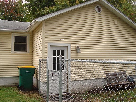 4th image of 245 Silver St