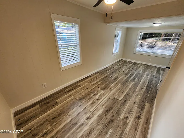 1719 Stephens Ave — Photo 19