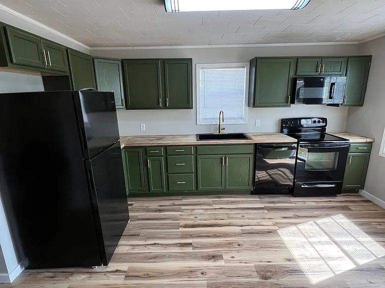 355 Wingo Cir — Photo 2