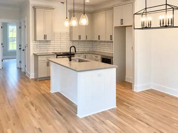 6378 Ivy St, Nashville, TN 37209