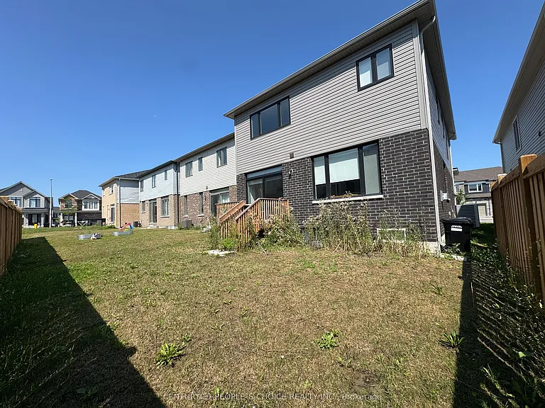 61 Valleybrook Rd — Photo 2