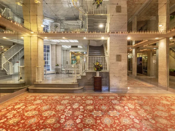 101 West 55th Street image 5 of 15