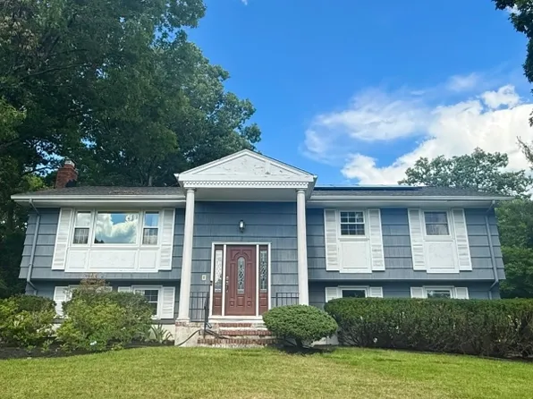 2 Stuart Ct, Pine Brook, NJ 07058