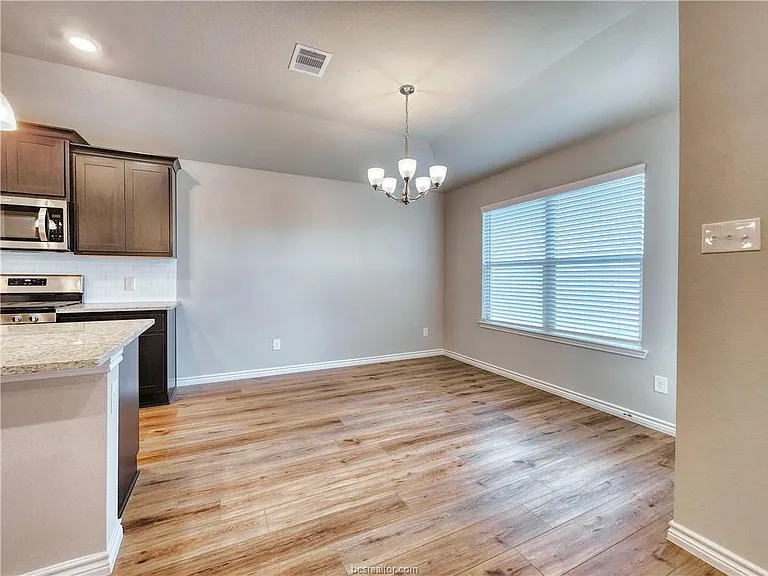 6172 Darlington Ave — Photo 6