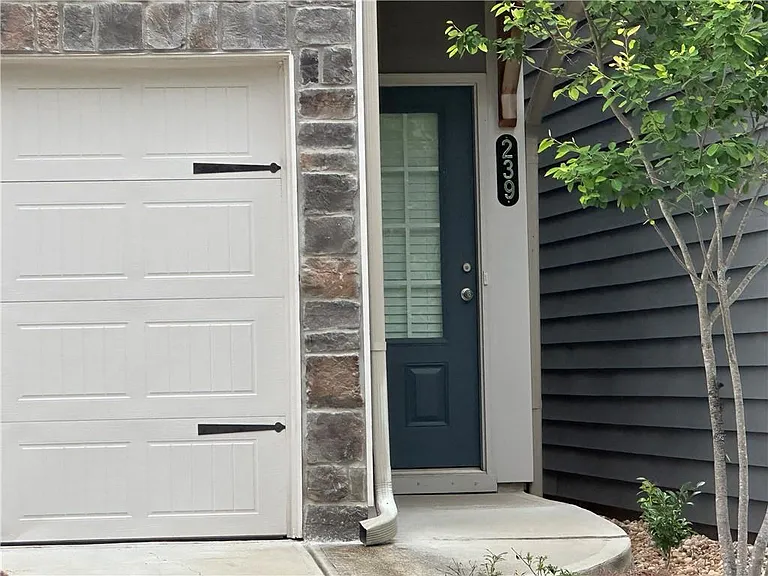 239 Turner Ln — Photo 33