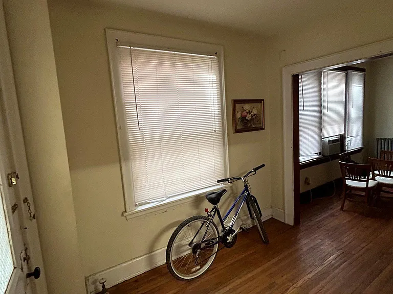 339 Ludlow Ave #4 — Photo 2