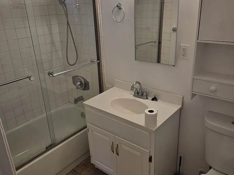 445 E Scott St #2 — Photo 10