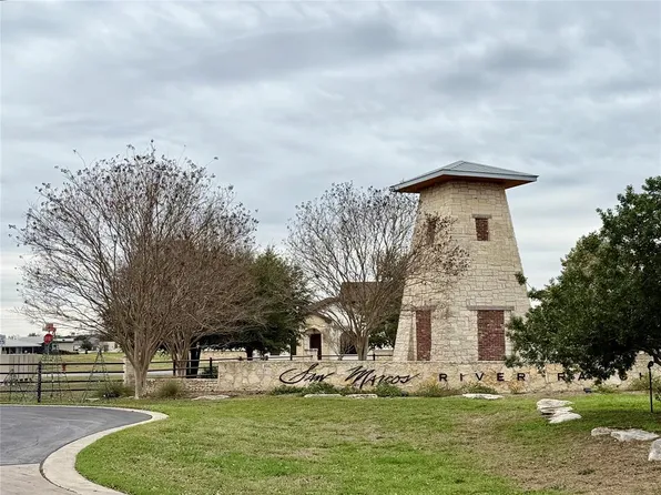 108 River Lakes Ln, River, TX 78655