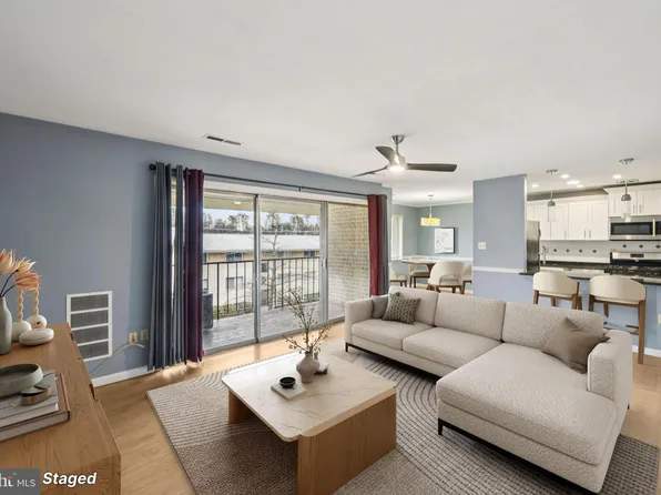 5434 85th Ave APT 202, New Carrollton, MD 20784