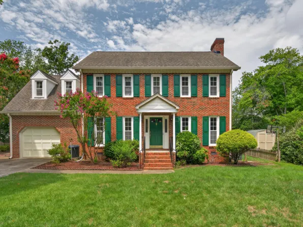 6125 Iris Dr, Raleigh, NC 27612
