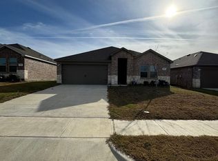 912 Glover Dr, Aubrey, TX 76227