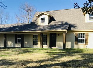 5240 Richard Dr, Beaumont, TX 77708