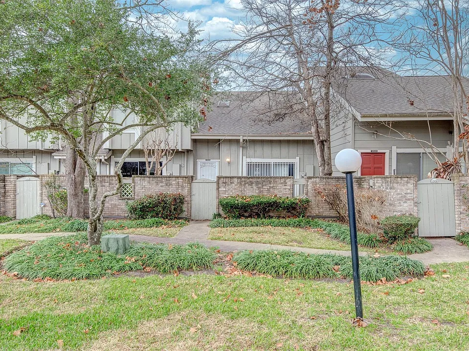 12926 Greenway Chase Ct #2926