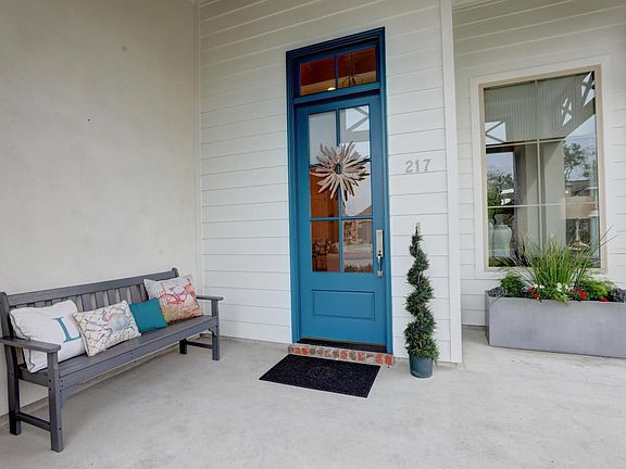 4th image of 217 Golden Cypress Dr
