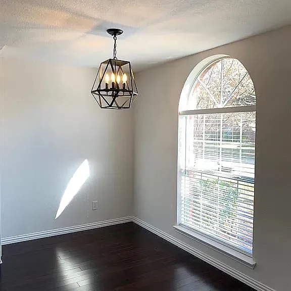 7505 Airline Dr — Photo 10