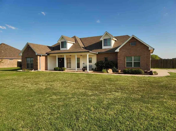 8362 SW Sun Valley Dr, Lawton, OK 73505