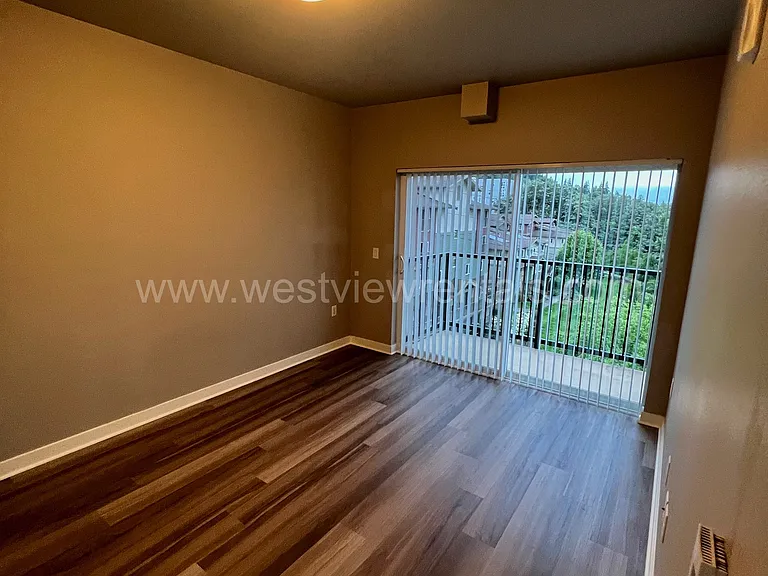203 E Laurel St — Photo 281