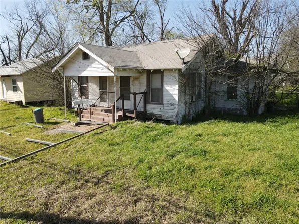 214 W Main St, Fairfield, TX 75840