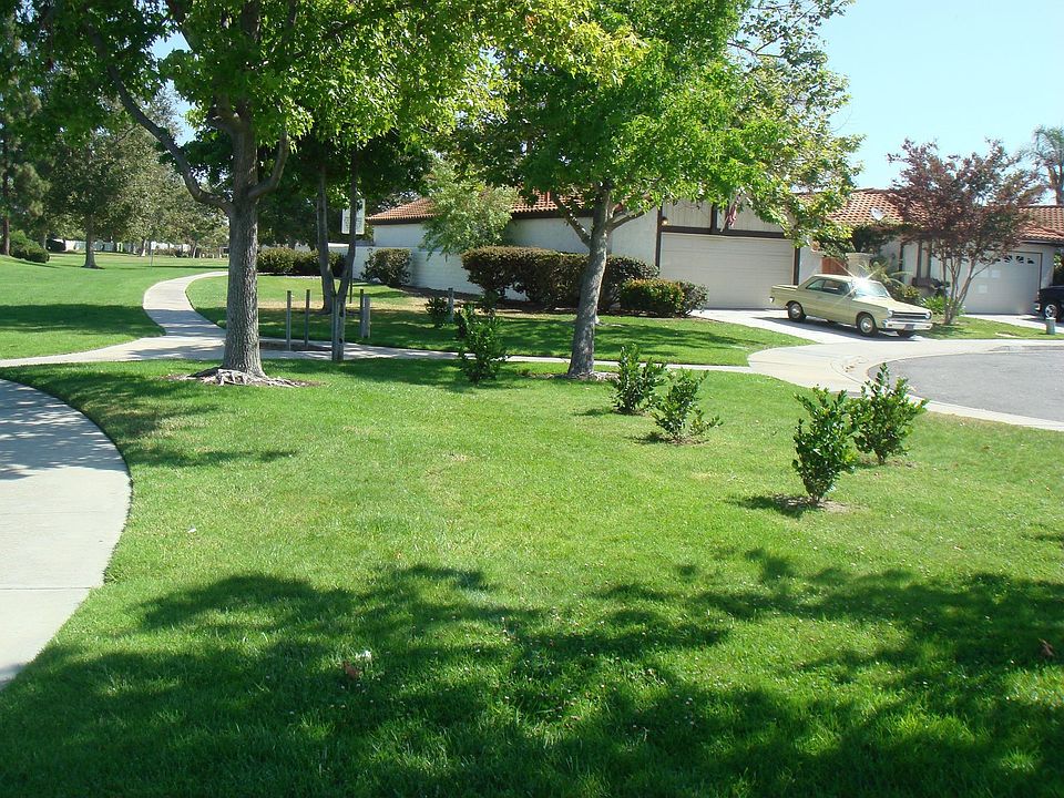 2nd image of 271 Oleander Dr