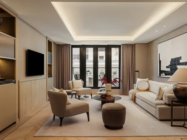685 5th Avenue image 1 of 17